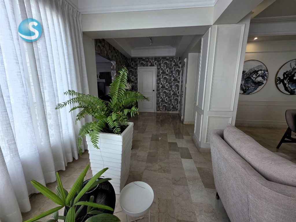 Apartamento espacioso en venta en Bella Vista Sur en República Dominicana