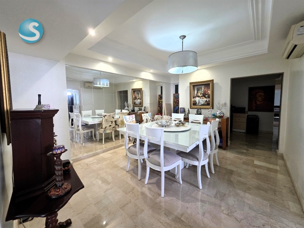 Apartamento espacioso en venta en Bella Vista Sur en República Dominicana