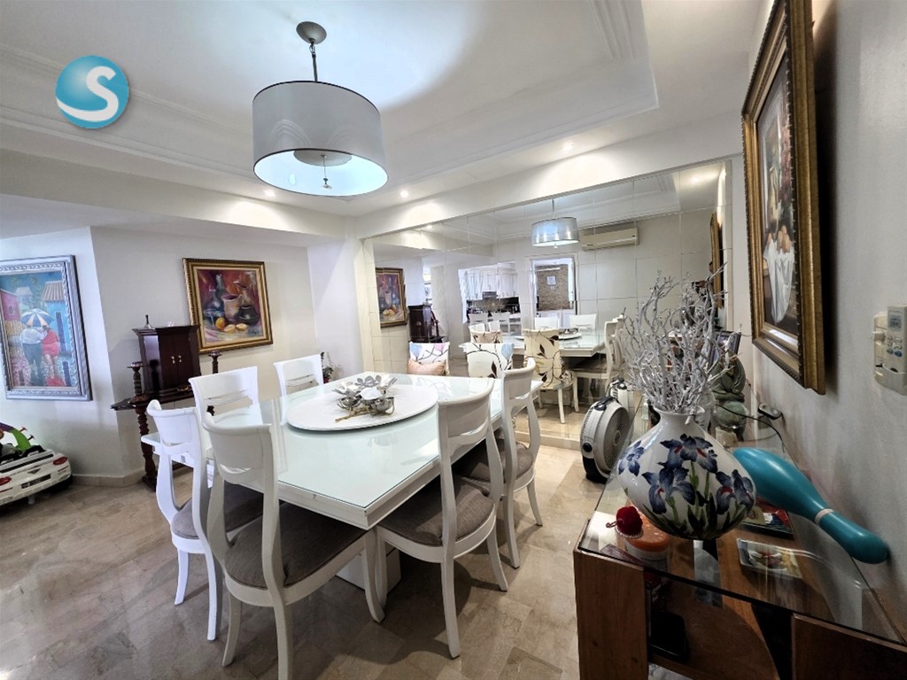 Apartamento espacioso en venta en Bella Vista Sur en República Dominicana
