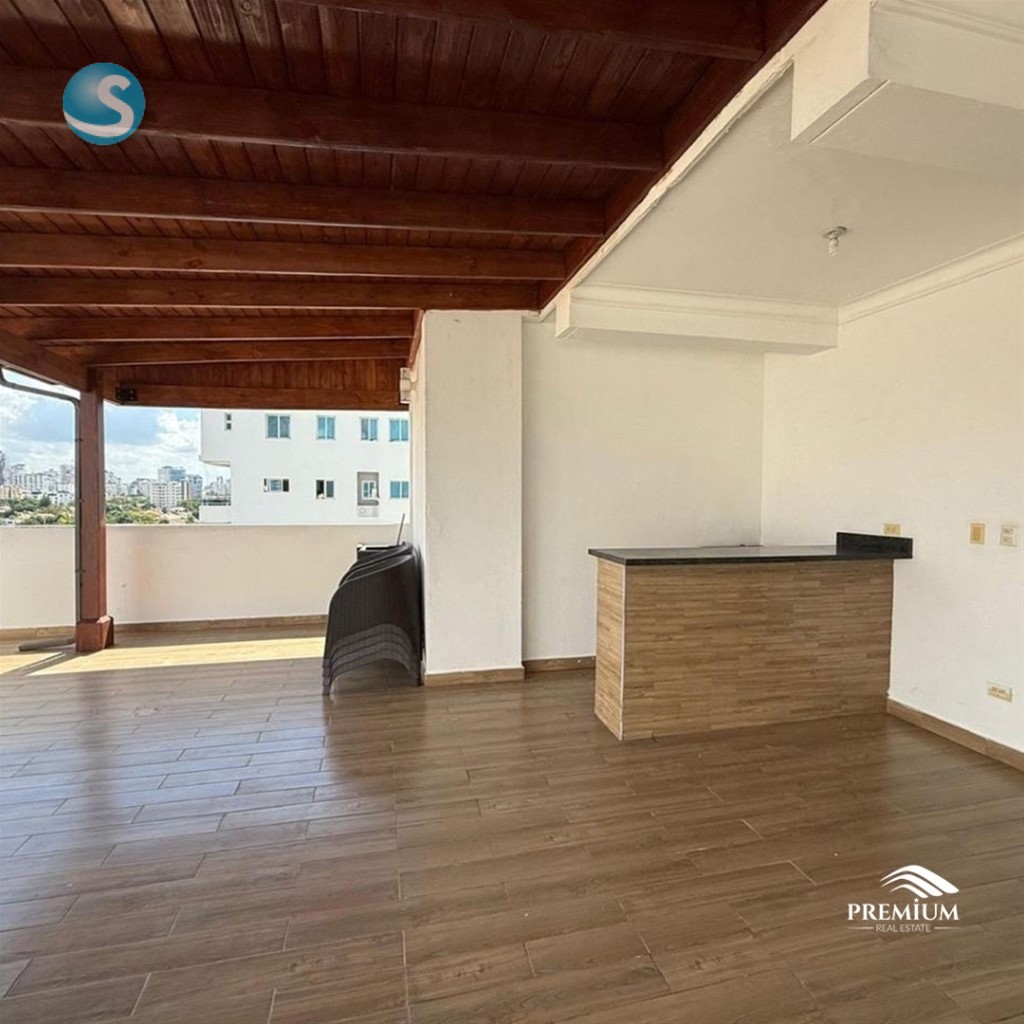 Penthouse en Venta en Los Cacicazgos, 290 m², 2 Estacionamientos en República Dominicana