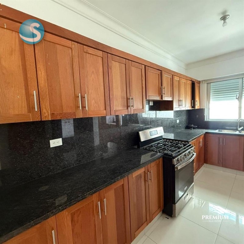 Penthouse en Venta en Los Cacicazgos, 290 m², 2 Estacionamientos en República Dominicana