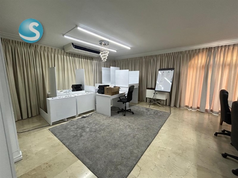 Amplia Mansión en Venta en Sector Exclusivo Los Cacicazgos en República Dominicana