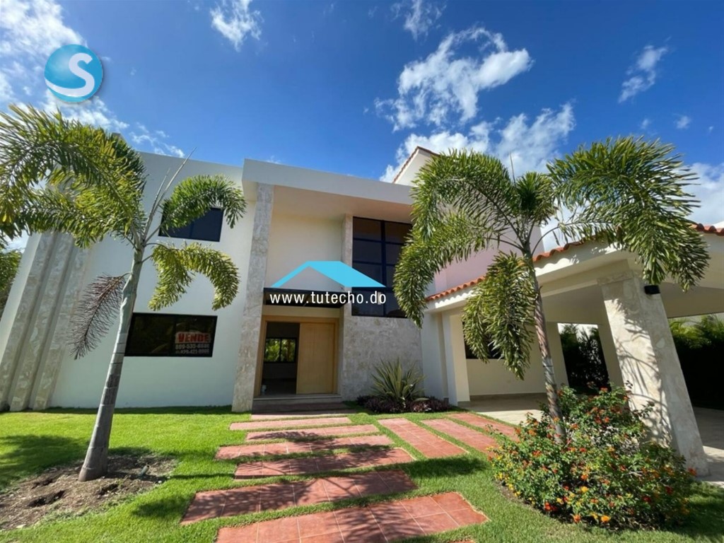 Villa moderna en Metro Country Club, Juan Dolio, con amplio solar en República Dominicana