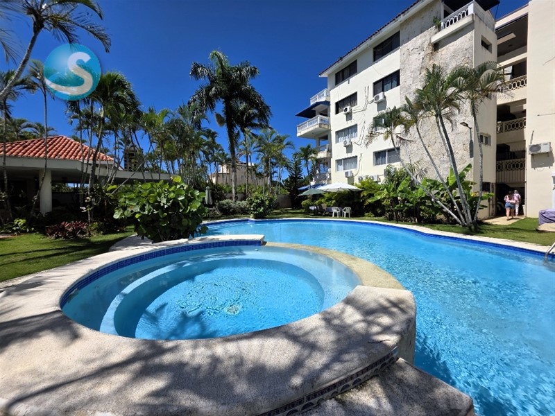 Apartamento amueblado en venta cerca de la playa en Juan Dolio en República Dominicana