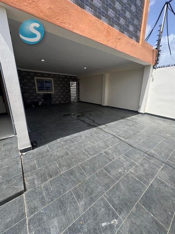 Casa de dos niveles en venta en Prado Oriental