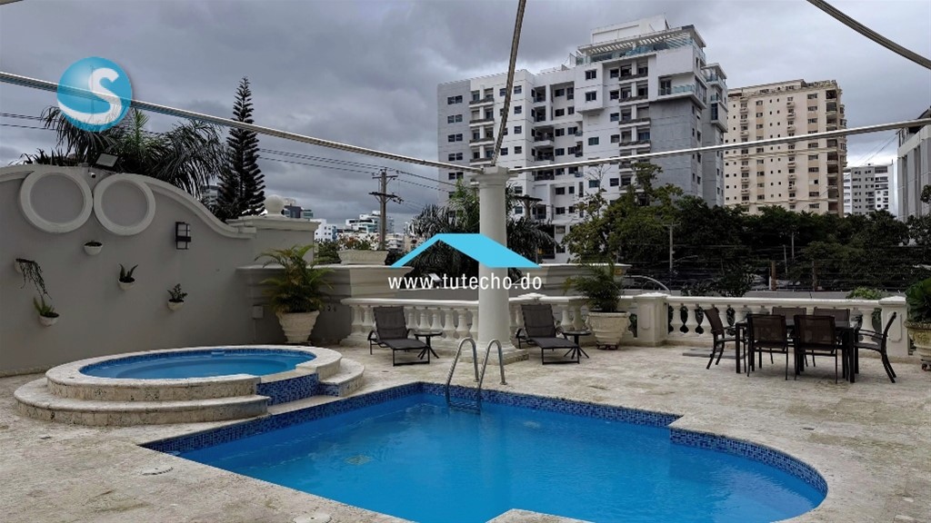 Apartamento espacioso en venta en La Esperilla, centro ciudad