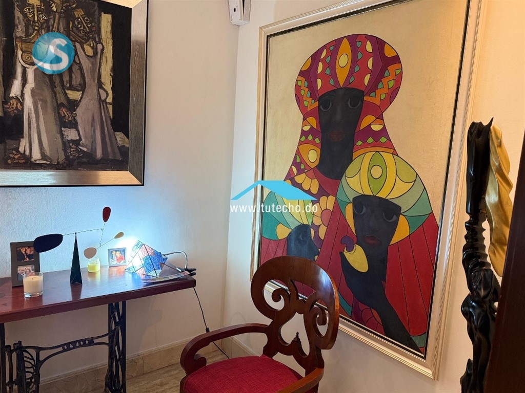 Apartamento espacioso en venta en La Esperilla, centro ciudad en República Dominicana