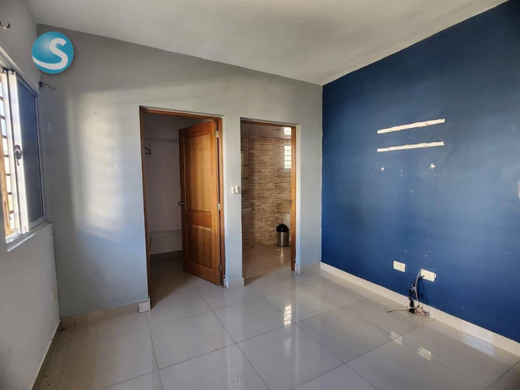 Apartamento en venta en Av. Independencia, acceso seguro en República Dominicana