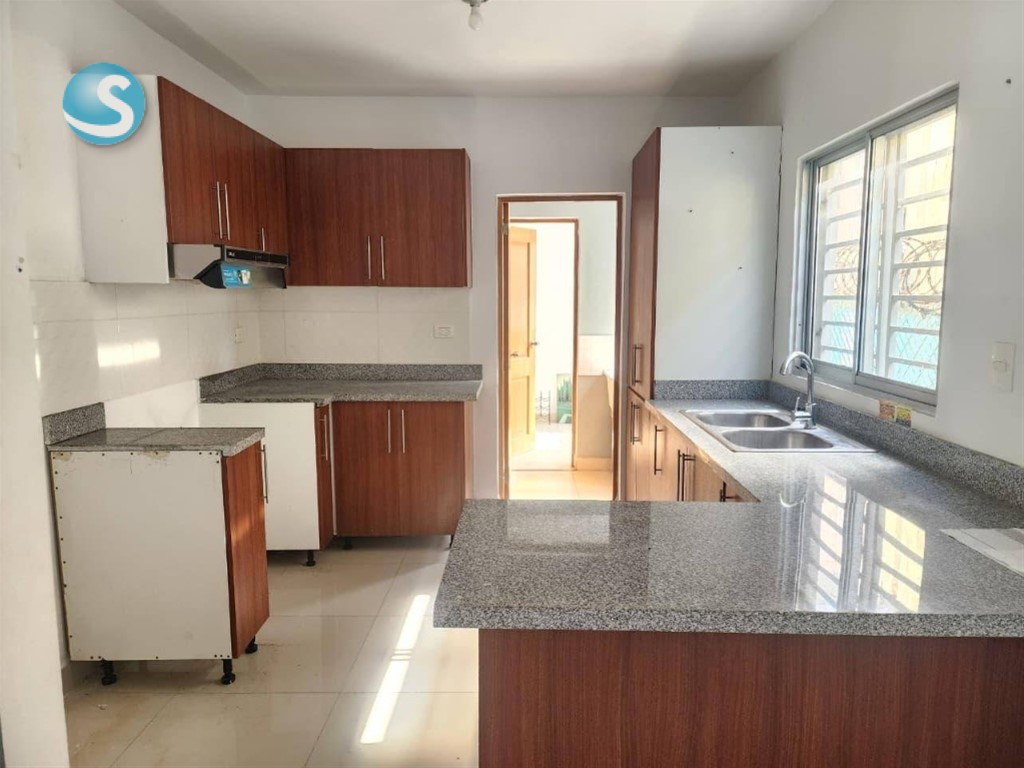 Apartamento en venta en Av. Independencia, acceso seguro en República Dominicana