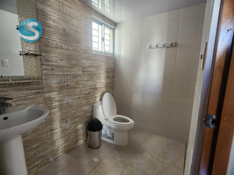 Apartamento en venta en Av. Independencia, acceso seguro en República Dominicana