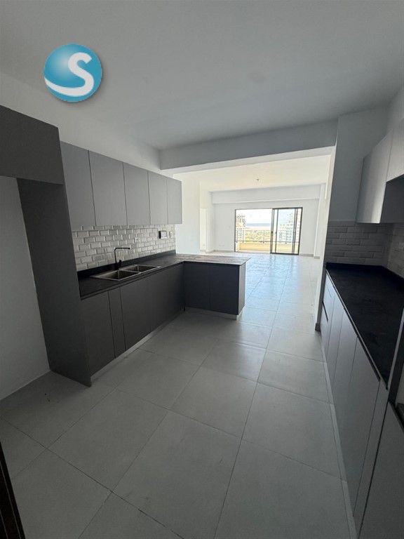 Apartamento en Venta en Piso Alto con Vista al Mar, Naco