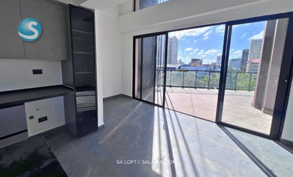 Ático en Venta con Vista Panorámica en El Vergel