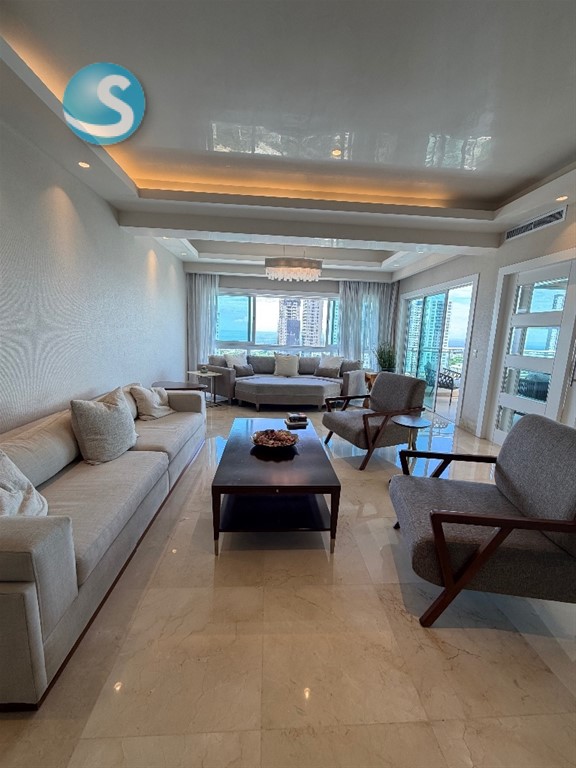 Apartamento de Lujo en Los Cacicazgos con Vista al Mar en República Dominicana