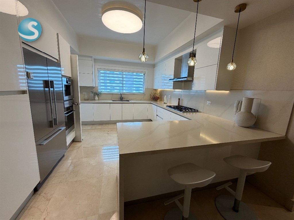 Apartamento de Lujo en Los Cacicazgos con Vista al Mar en República Dominicana