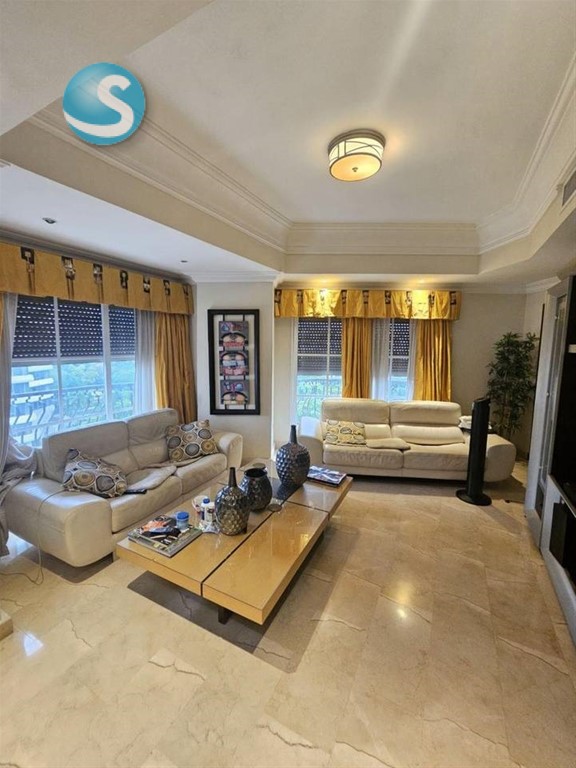 Apartamento amplio en venta en La Esperilla, 415 m²