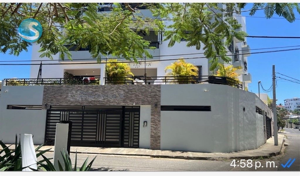 Apartamento en venta frente al parque, Los Restauradores