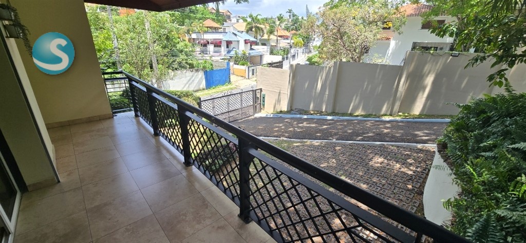 Casa exclusiva en Altos de Arroyo Hondo III en venta en República Dominicana