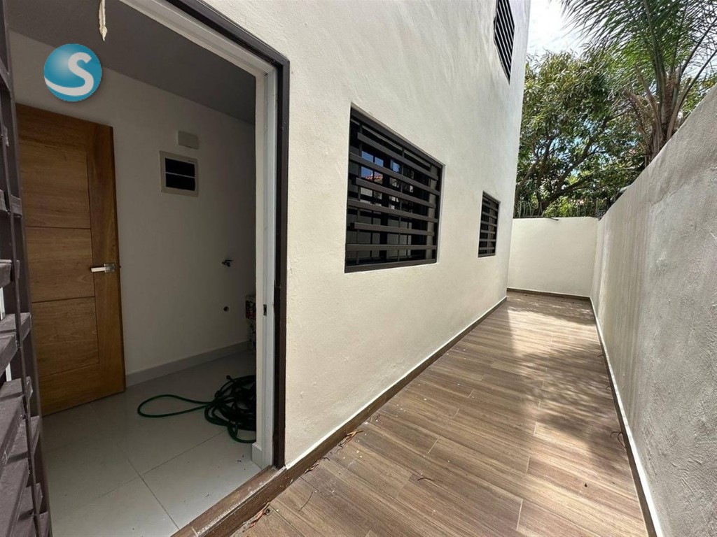 Apartamento en primer piso con patio en Corales del Sur