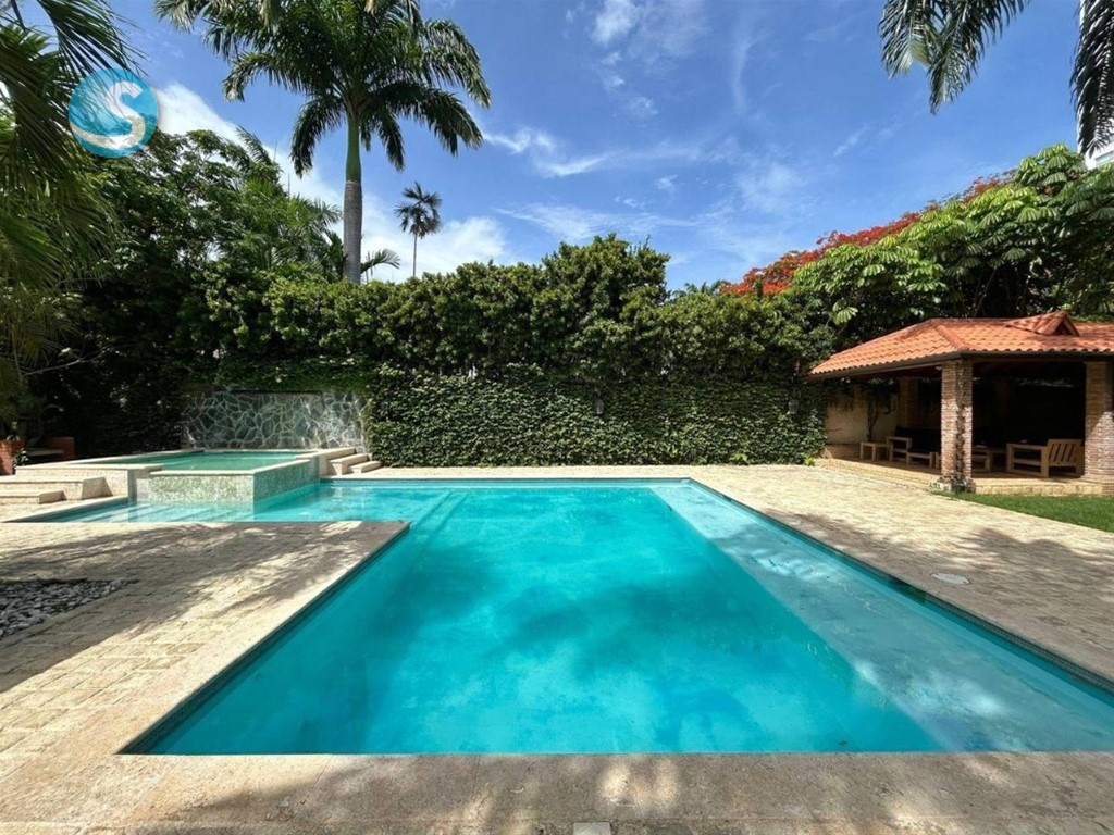 Casa en Venta y Alquiler en Bella Vista Sur en República Dominicana