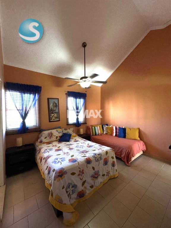 Casa amueblada en venta en residencial seguro de Costa Bávaro en República Dominicana