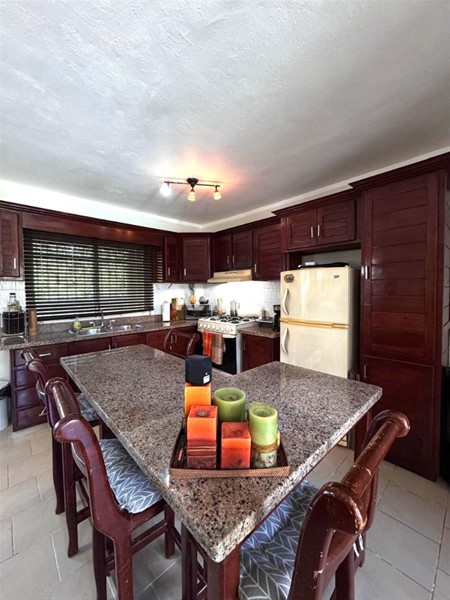 Casa amueblada en venta en residencial seguro de Costa Bávaro en República Dominicana