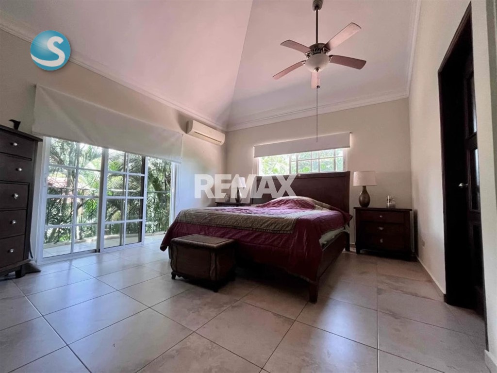 Casa en venta en Juan Dolio, 2 niveles y piscina privada en República Dominicana
