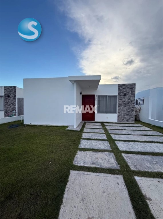 Casa en venta en Bávaro con amplio terreno y comodidades