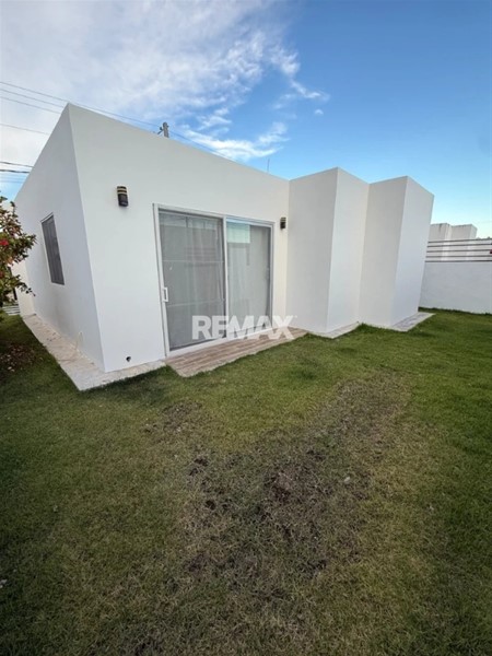 Casa en venta en Bávaro con amplio terreno y comodidades en República Dominicana