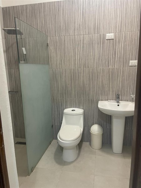 Apartamento en venta con amplia galería en Gazcue en República Dominicana
