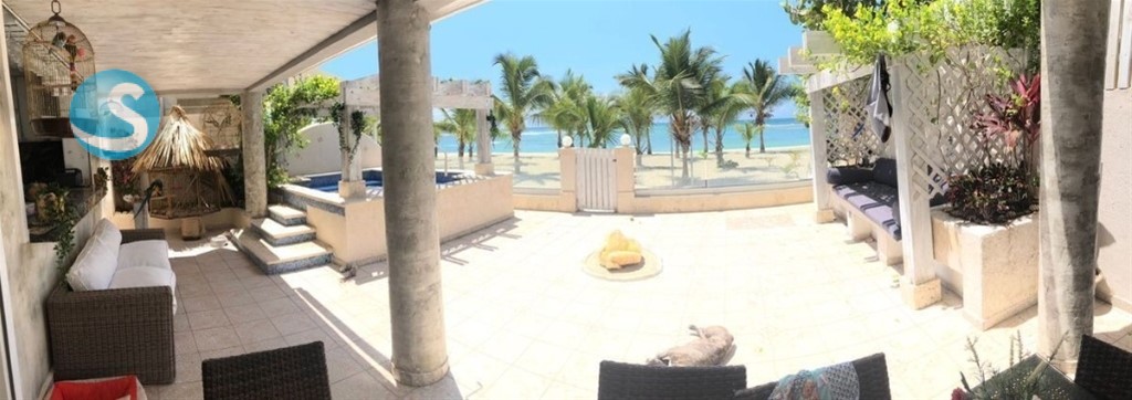 Villa amueblada en venta en Juan Dolio, espaciosa y privada en República Dominicana