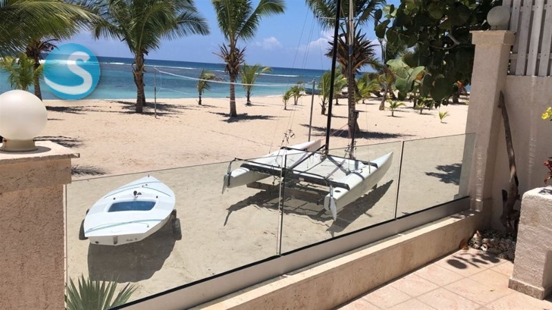 Villa amueblada en venta en Juan Dolio, espaciosa y privada en República Dominicana