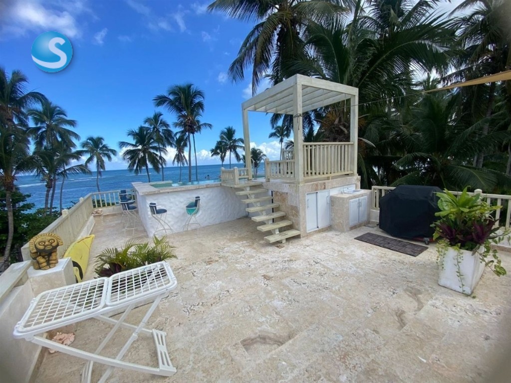 Edificio Comercial y Hotel Boutique en Venta en Las Terrenas