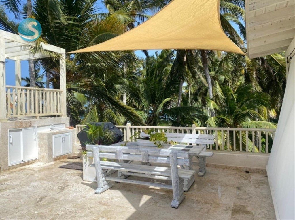 Edificio Comercial y Hotel Boutique en Venta en Las Terrenas en República Dominicana