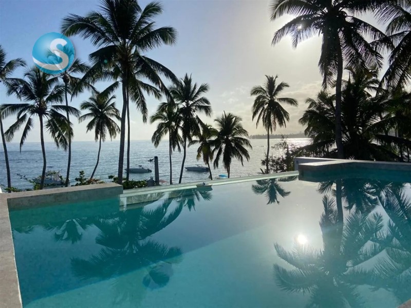 Edificio Comercial y Hotel Boutique en Venta en Las Terrenas en República Dominicana