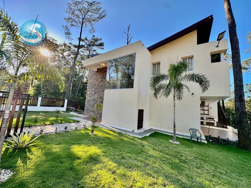 Villa en Jarabacoa en Venta y Alquiler con Solar de 855 m² en República Dominicana