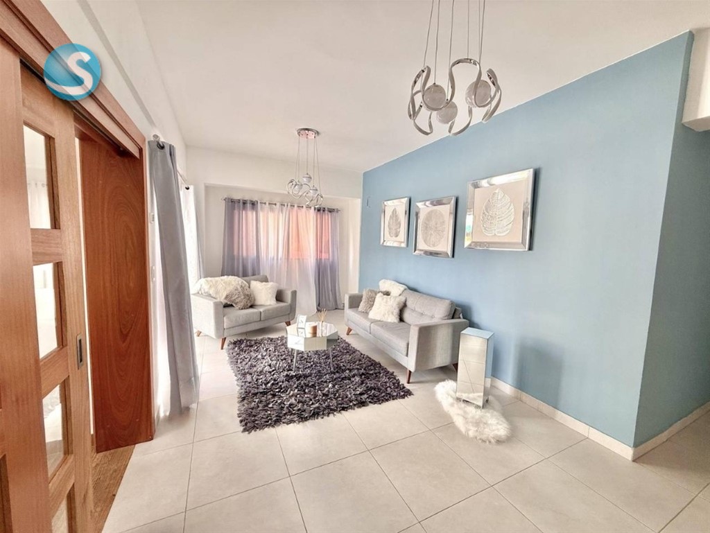 Amplio apartamento en venta en Urbanización Real, Santo Domingo en República Dominicana