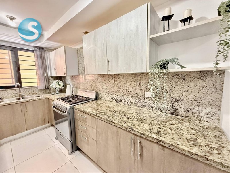 Amplio apartamento en venta en Urbanización Real, Santo Domingo en República Dominicana