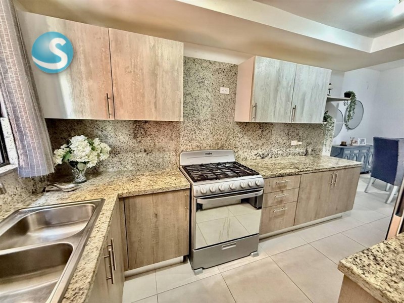 Amplio apartamento en venta en Urbanización Real, Santo Domingo en República Dominicana