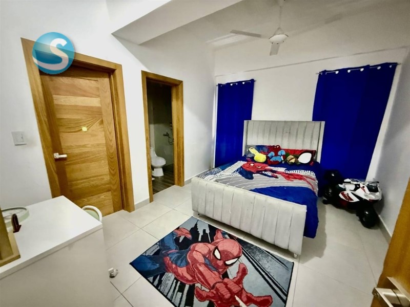 Amplio apartamento en venta en Urbanización Real, Santo Domingo en República Dominicana
