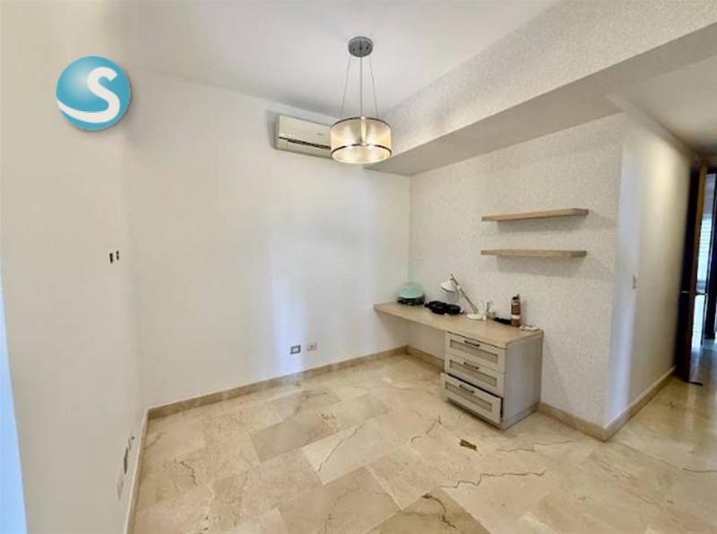 Amplio apartamento en venta en Los Cacicazgos, zona exclusiva en República Dominicana