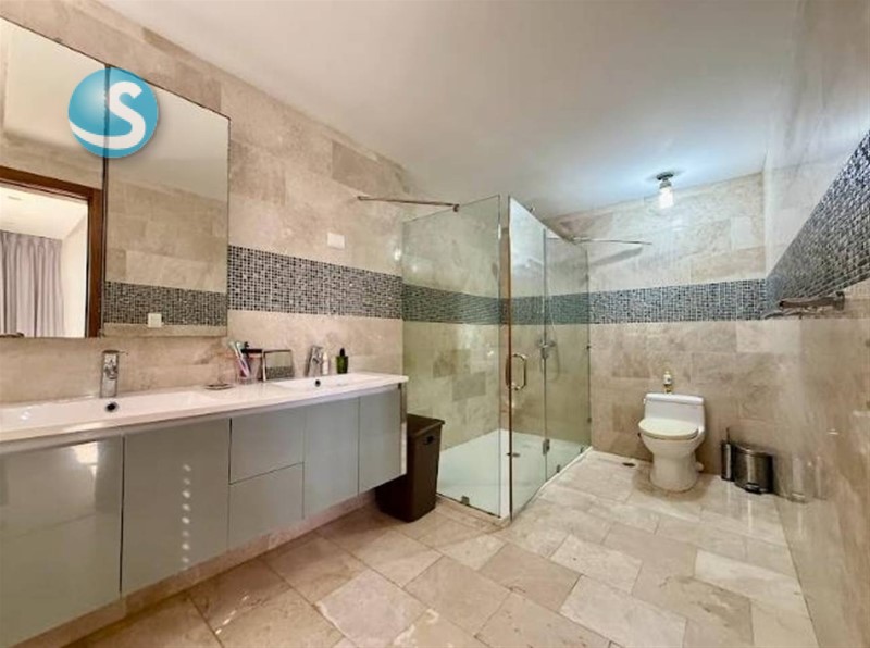 Amplio apartamento en venta en Los Cacicazgos, zona exclusiva en República Dominicana