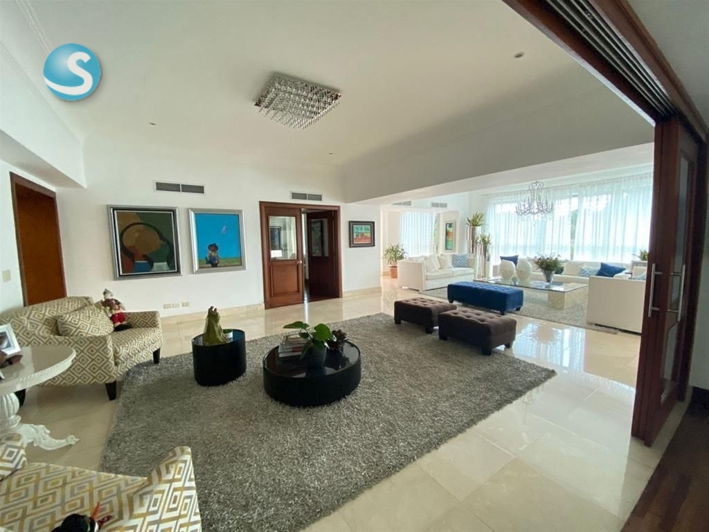 Amplio apartamento de lujo en Los Cacicazgos en República Dominicana