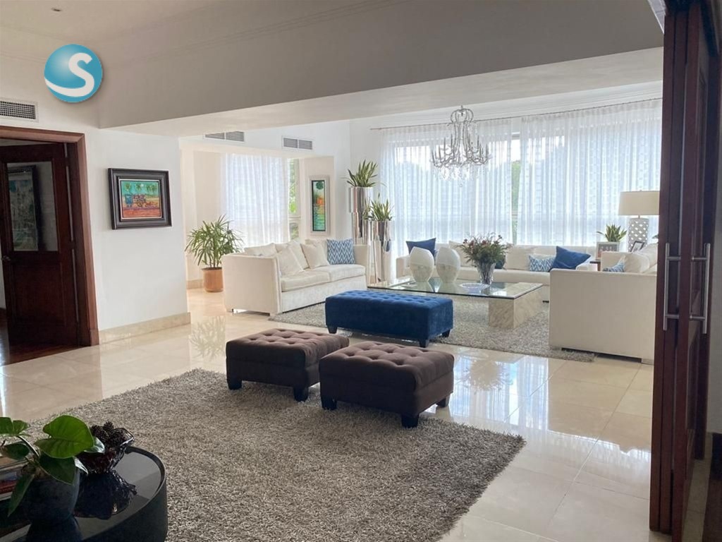 Amplio apartamento de lujo en Los Cacicazgos en República Dominicana