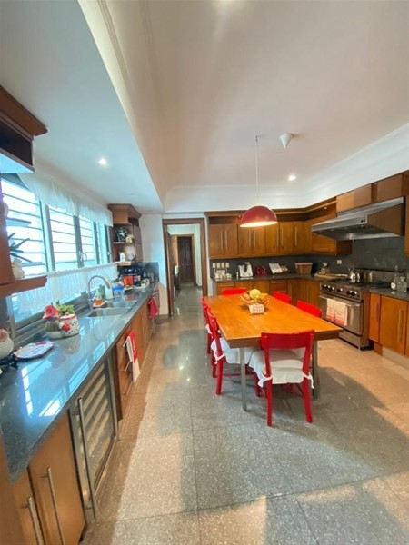 Amplio apartamento de lujo en Los Cacicazgos en República Dominicana