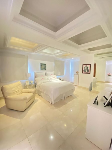 Amplio apartamento de lujo en Los Cacicazgos en República Dominicana