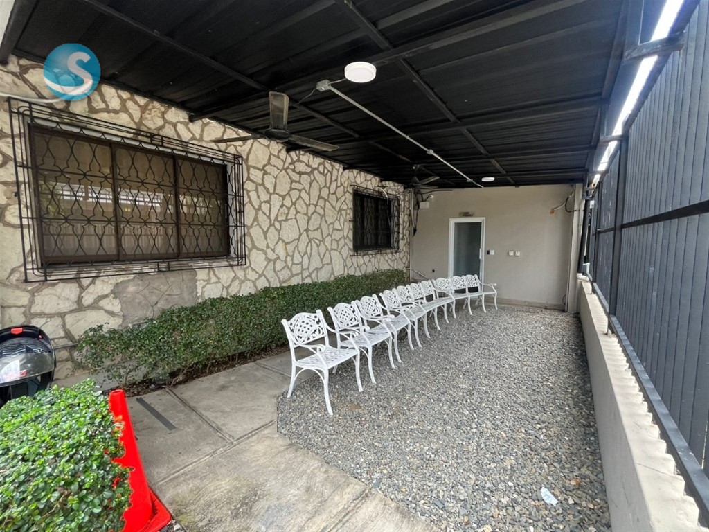 Casa Amplia en Venta y Alquiler en Gazcue, Santo Domingo en República Dominicana