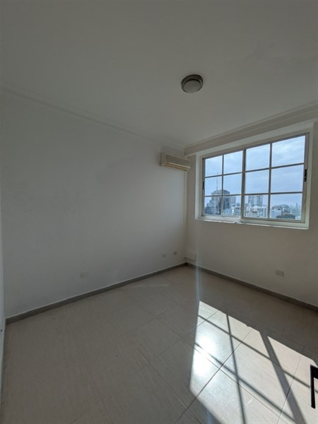 Apartamento espacioso en venta y alquiler en La Esperilla en República Dominicana