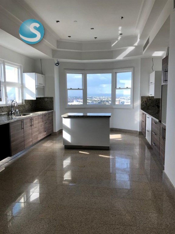 Apartamento de lujo en Los Cacicazgos, Santo Domingo en República Dominicana