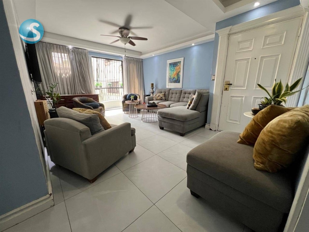 Apartamento Clásico en Venta en Villa Marina, 124 m²