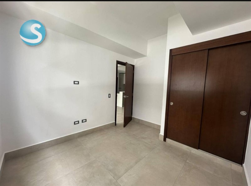 Apartamento en venta en Evaristo Morales en República Dominicana